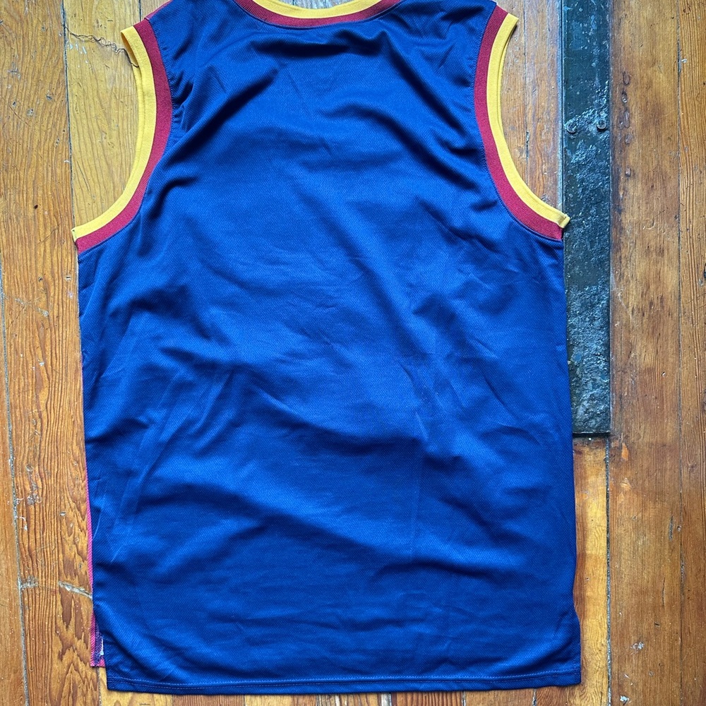 Cleveland cavaliers jersey - Picture 4 of 4